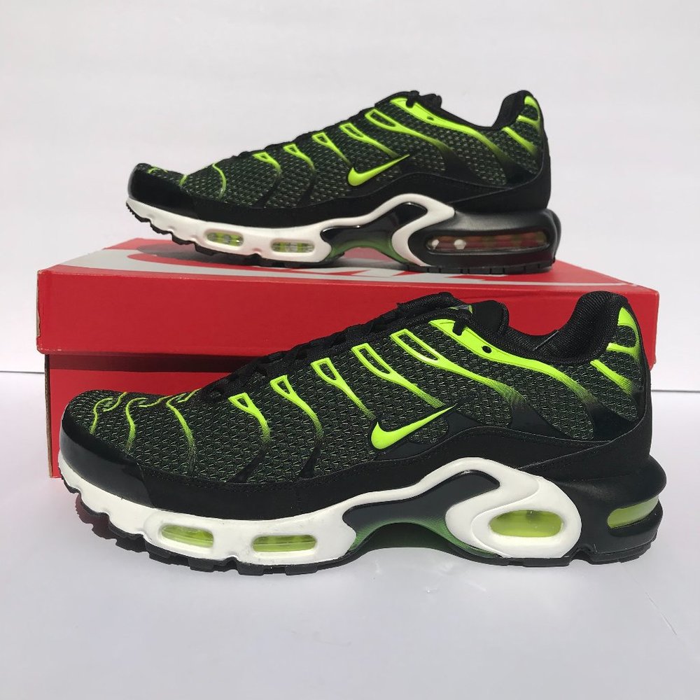 AIR MAX PLUS - Picture 2 of 8